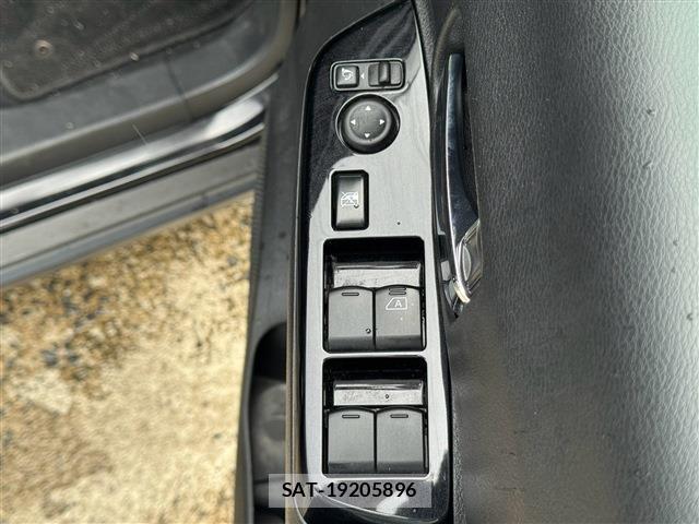 Mitsubishi EK X SPACE 2022-09 8728317-18