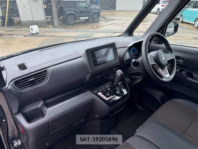 Mitsubishi EK X SPACE 2022-09 8728317-3
