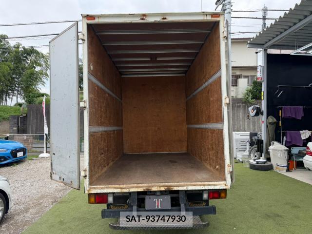 Isuzu ELF TRUCK 2010-07 8731037-13