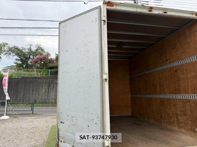 Isuzu ELF TRUCK 2010-07 8731037-14