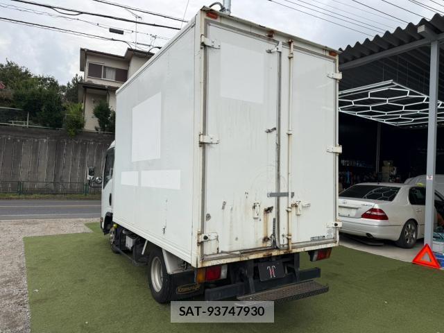 Isuzu ELF TRUCK 2010-07 8731037-2