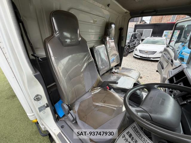 Isuzu ELF TRUCK 2010-07 8731037-5
