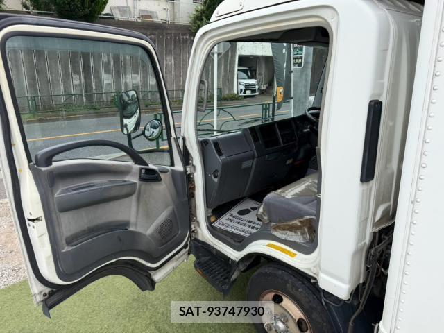 Isuzu ELF TRUCK 2010-07 8731037-6
