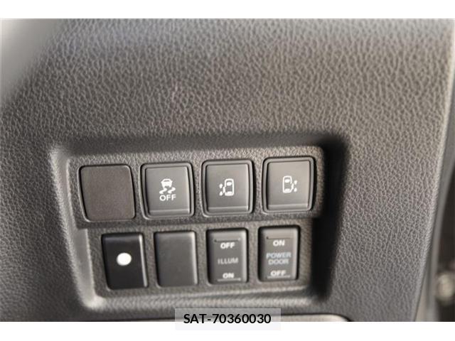 Nissan ELGRAND 2018-02 8726151-4