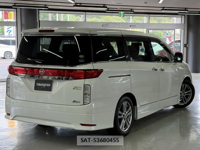 Nissan ELGRAND 2013-03 8726646-12