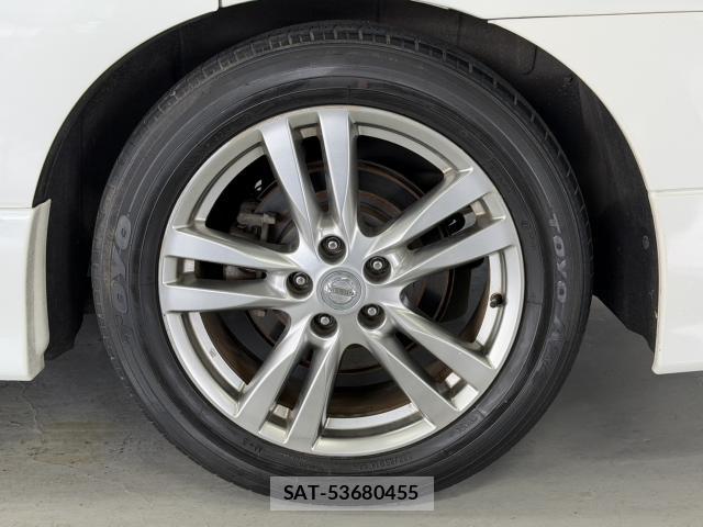 Nissan ELGRAND 2013-03 8726646-17