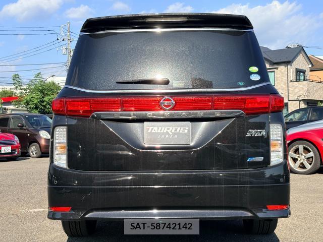 Nissan ELGRAND 2019-10 8726659-11