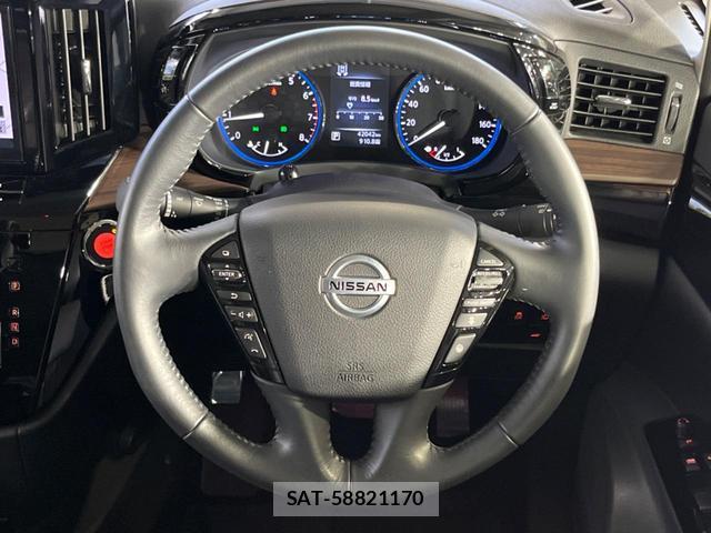 Nissan ELGRAND 2022-07 8726766-12