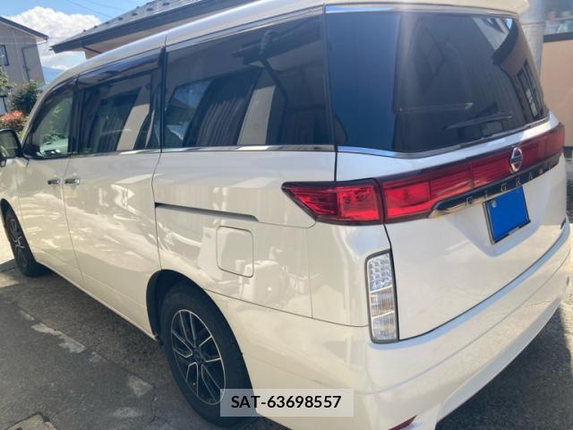 Nissan ELGRAND 2011-10 8727373-12