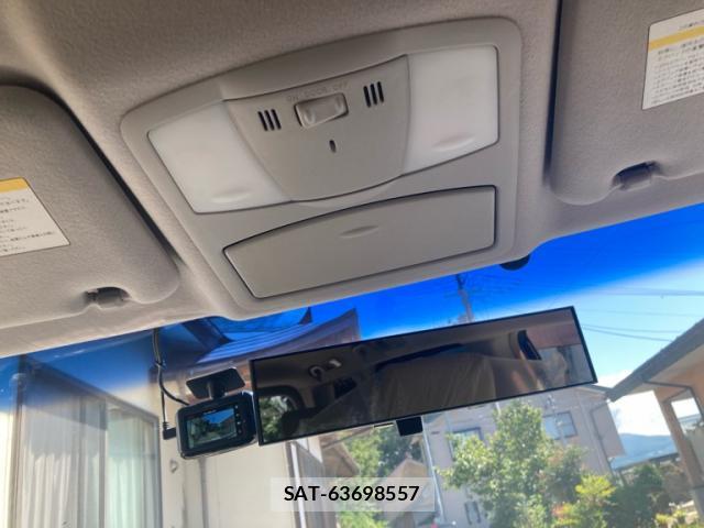 Nissan ELGRAND 2011-10 8727373-17