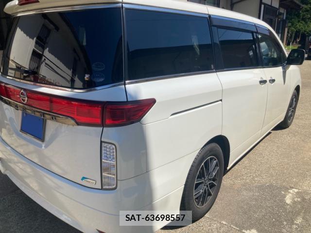 Nissan ELGRAND 2011-10 8727373-3