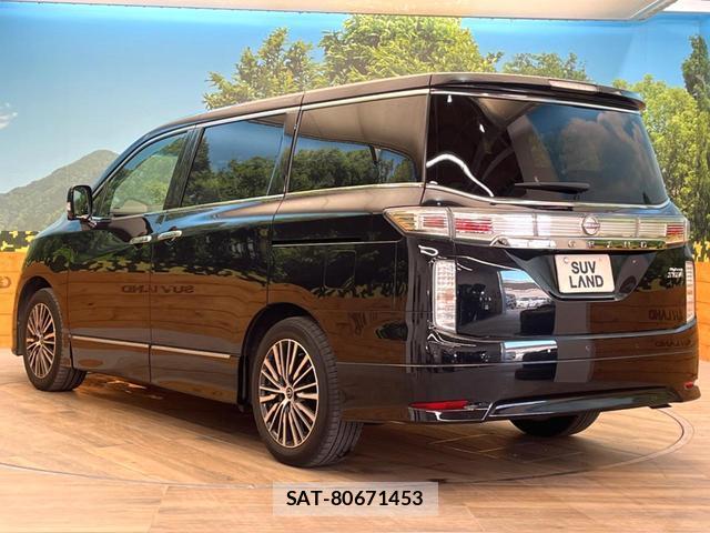Nissan ELGRAND 2022-12 8727779-14