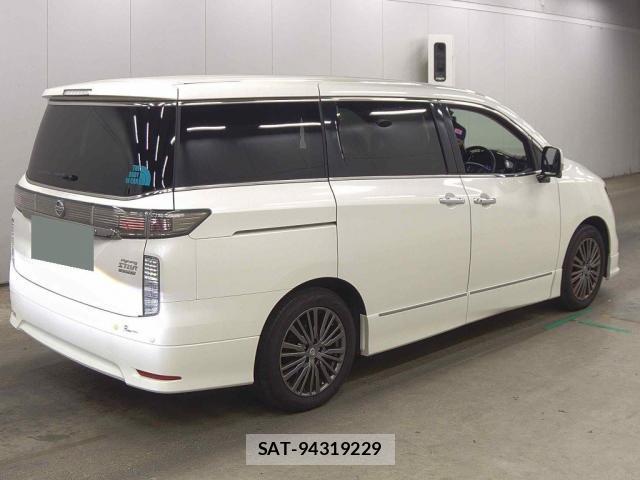 Nissan ELGRAND 2015-01 8728602-1