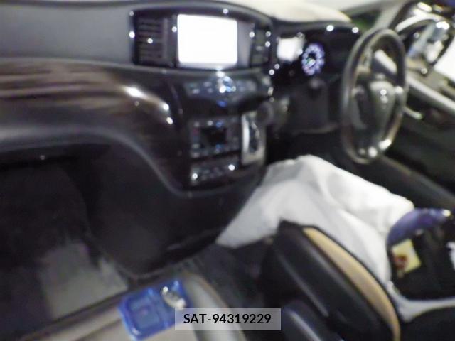 Nissan ELGRAND 2015-01 8728602-2