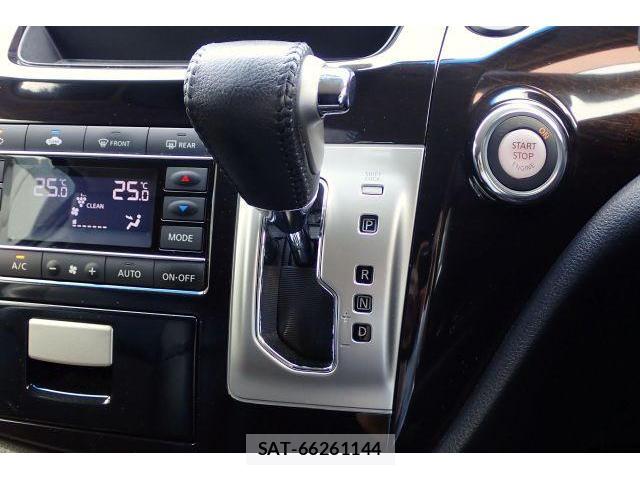 Nissan ELGRAND 2012-01 8730769-18