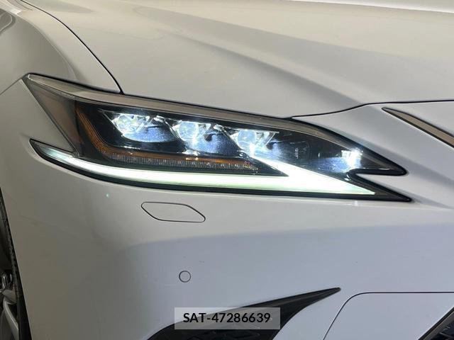 Lexus ES 2019-02 8731225-12