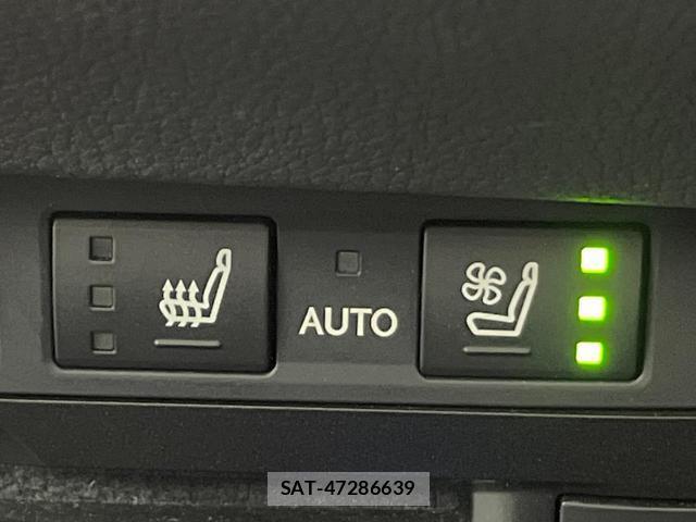 Lexus ES 2019-02 8731225-9