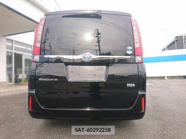 Toyota ESQUIRE 2016-04 8726137-1