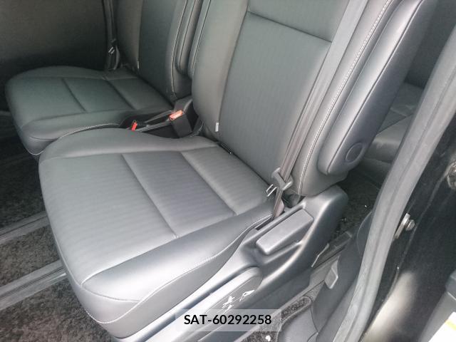 Toyota ESQUIRE 2016-04 8726137-6