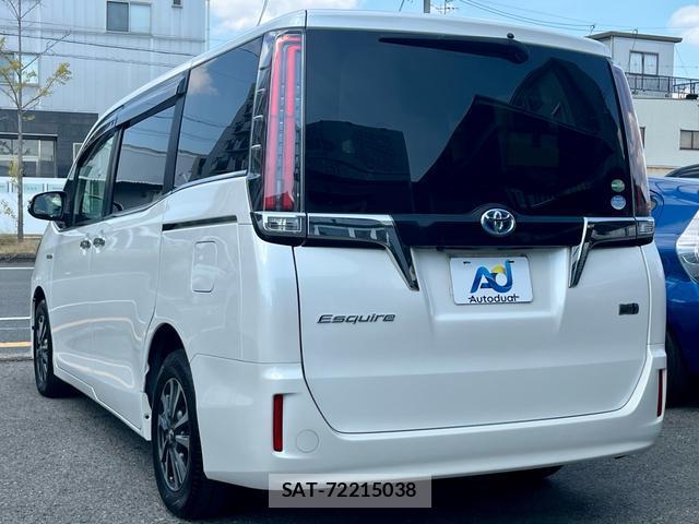 Toyota ESQUIRE 2017-07 8726849-4