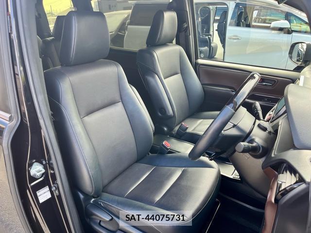 Toyota ESQUIRE 2017-09 8726852-11