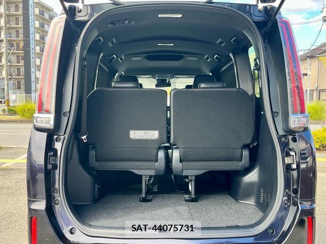 Toyota ESQUIRE 2017-09 8726852-17