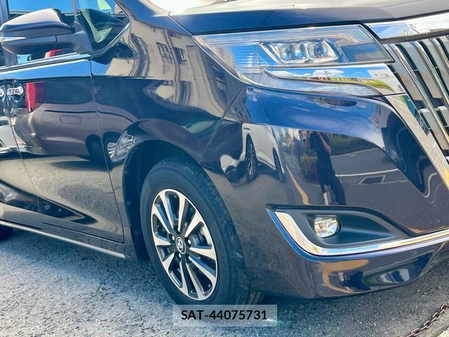 Toyota ESQUIRE 2017-09 8726852-5