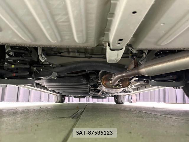 Toyota ESQUIRE 2018-08 8730339-18