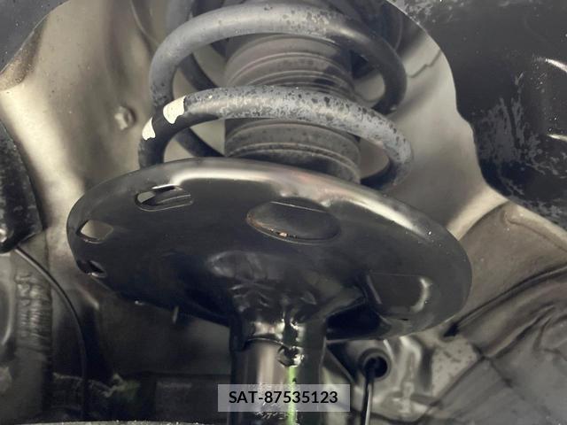 Toyota ESQUIRE 2018-08 8730339-19