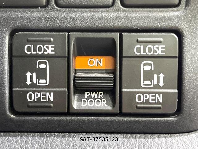Toyota ESQUIRE 2018-08 8730339-4