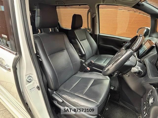 Toyota ESQUIRE 2016-02 8730867-10