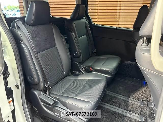 Toyota ESQUIRE 2016-02 8730867-11