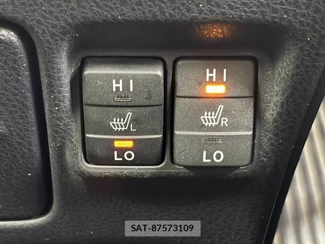 Toyota ESQUIRE 2016-02 8730867-6