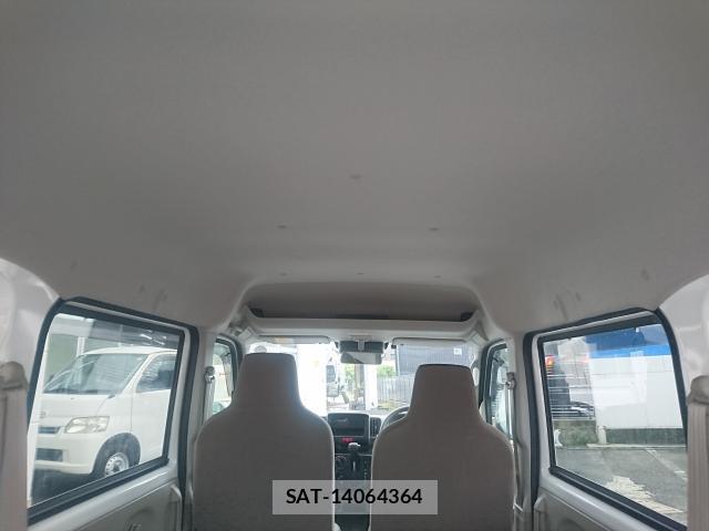 Suzuki EVERY 2024-02 8726132-16