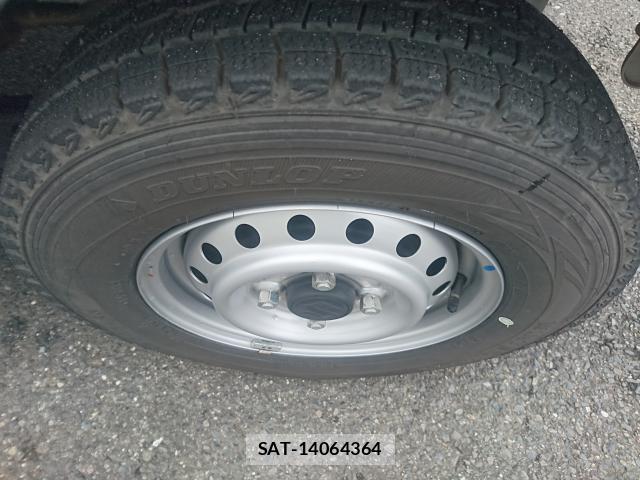 Suzuki EVERY 2024-02 8726132-19