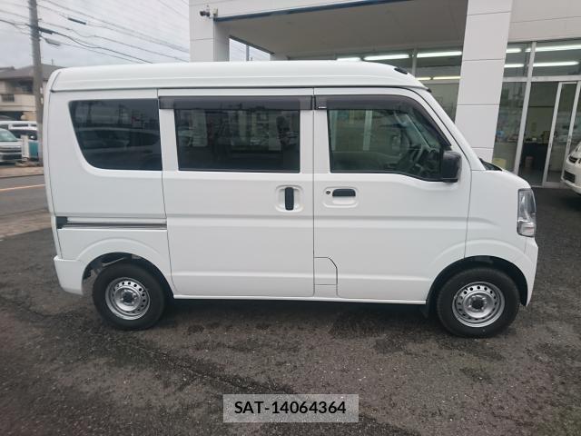 Suzuki EVERY 2024-02 8726132-3