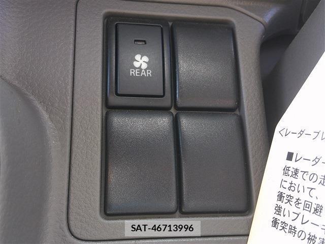 Suzuki EVERY 2016-08 8726971-15