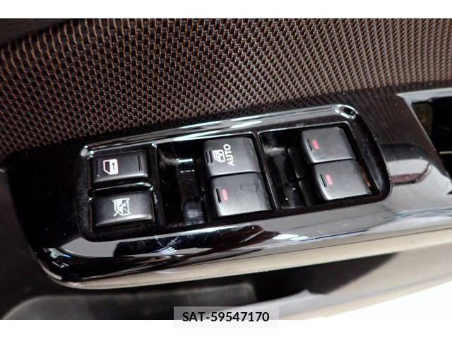 Subaru EXIGA CROSSOVER 2017-05 8730772-15