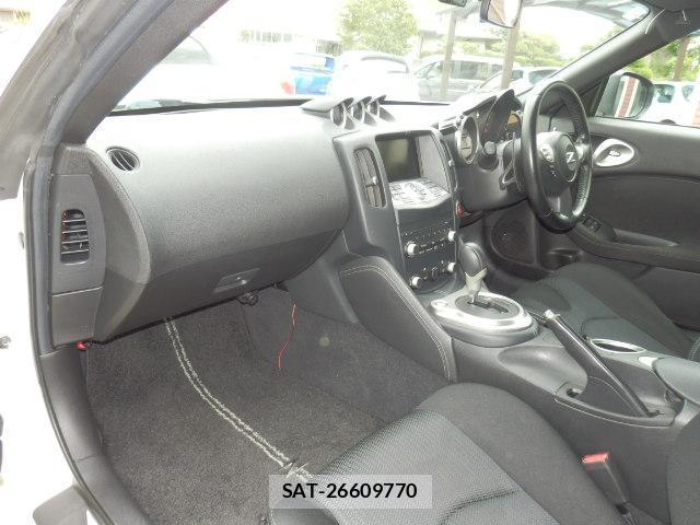 Nissan FAIRLADY Z 2011-11 8730577-8