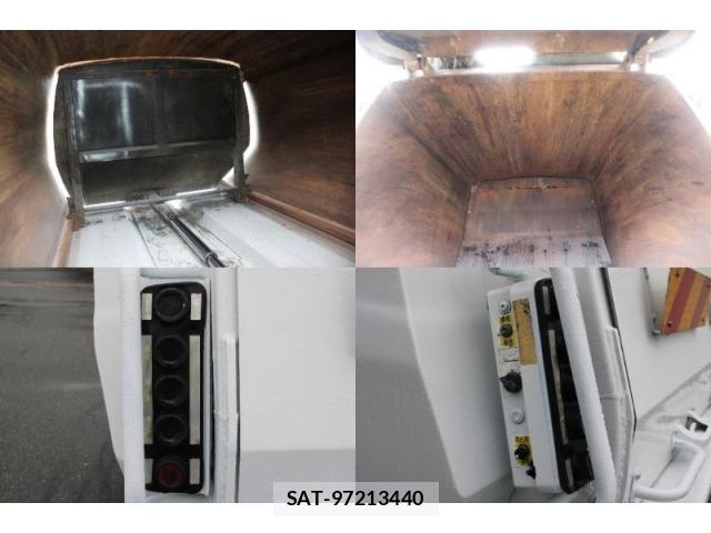 MITSUBISHI FUSO Fighter 2012-03 8727941-15