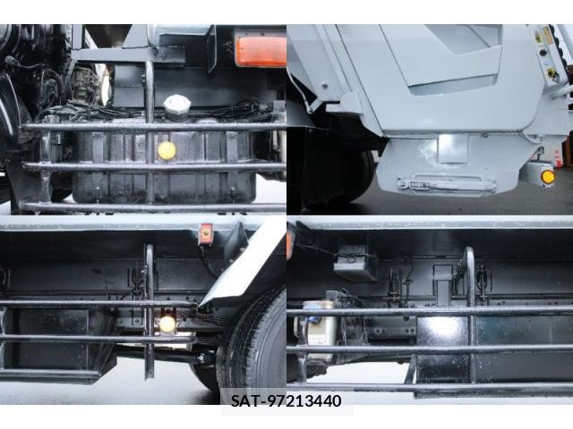 MITSUBISHI FUSO Fighter 2012-03 8727941-19