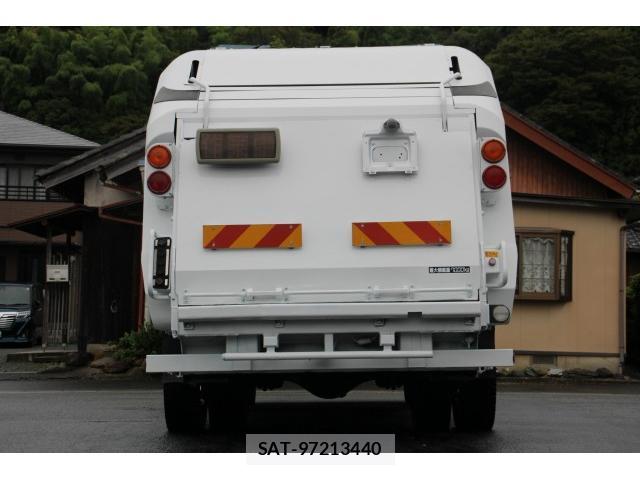 MITSUBISHI FUSO Fighter 2012-03 8727941-7