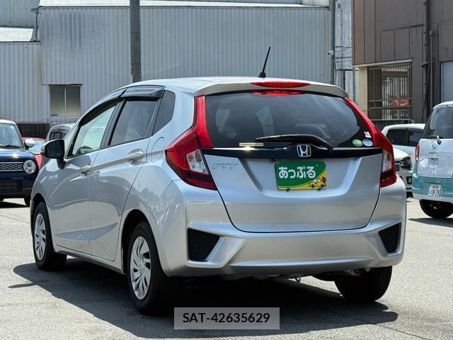 Honda FIT 2013-09 8726578-11