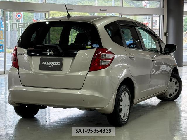 Honda FIT 2009-10 8726651-12