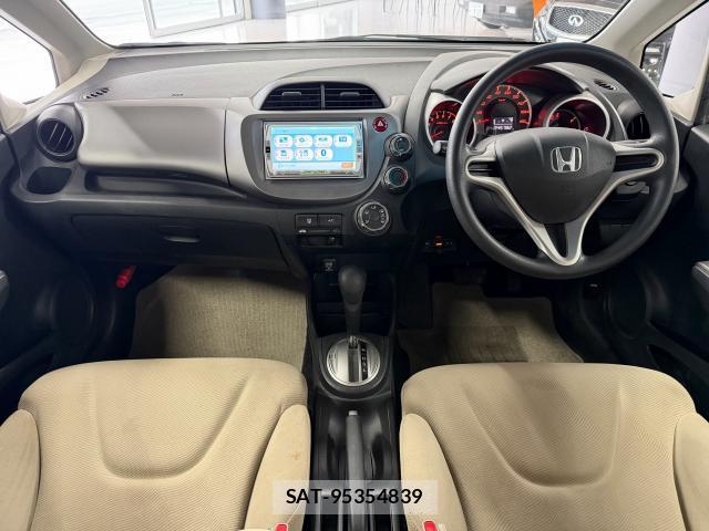 Honda FIT 2009-10 8726651-2