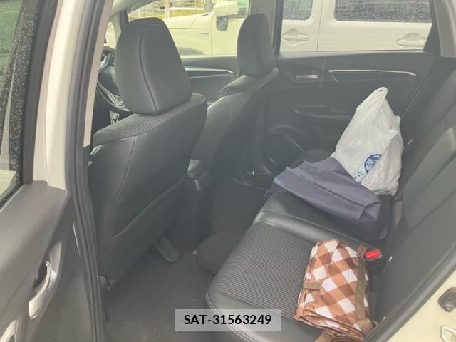Honda FIT 2018-04 8730755-10