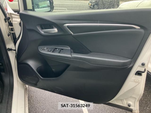 Honda FIT 2018-04 8730755-11
