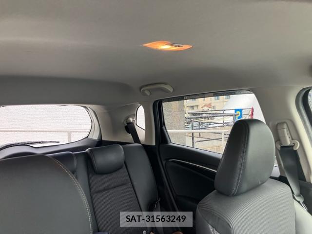 Honda FIT 2018-04 8730755-15