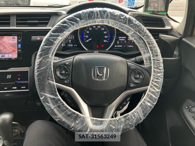 Honda FIT 2018-04 8730755-16