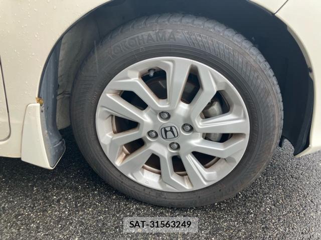 Honda FIT 2018-04 8730755-5